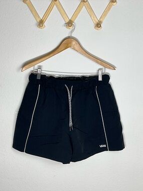 VANS • Women's contender shorts